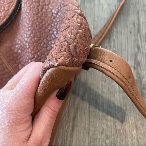 SVEN USA Style No. 536 Tan Pebbled Leather Double Zip Backpack - Picture 13 of 13